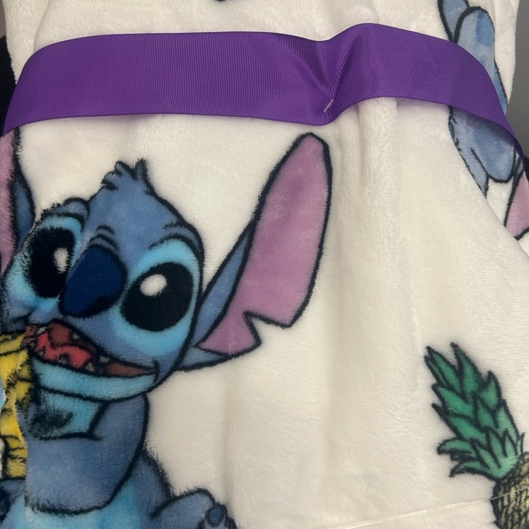 Stitch throw - Picture 2 of 2